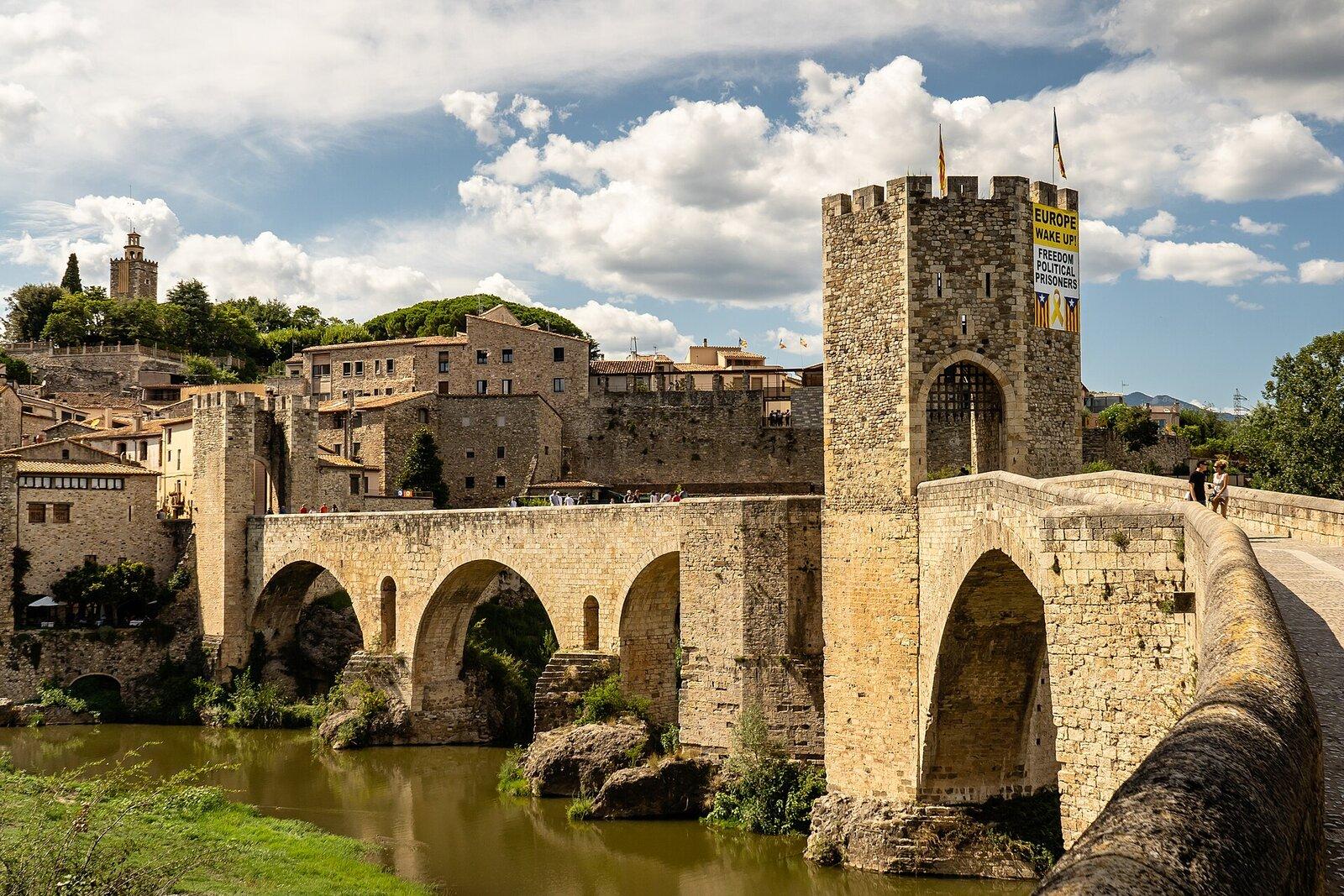 Besalú in One Day: Bridge, Mikveh and Romanesque Streets